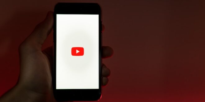 cara mendengarkan lagu di youtube sambil membuka aplikasi lain